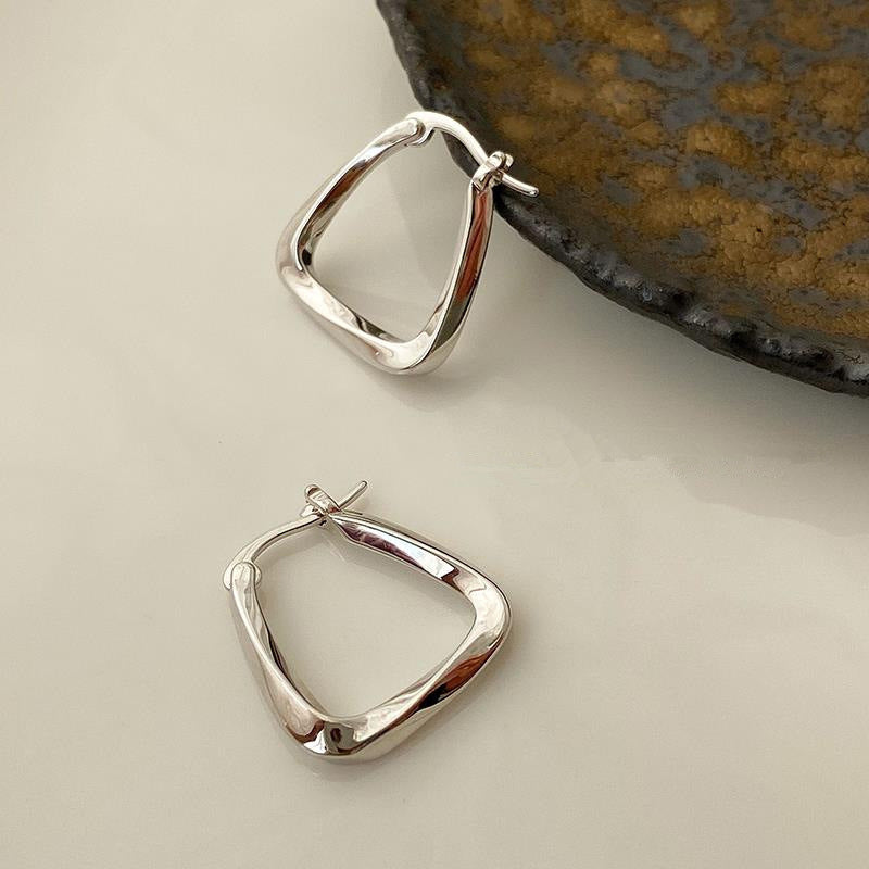 European and American Instagram Style Earrings, Light Luxury Women's Earrings, Creative and Dynamic, Trendy Retro Ear Buckles Earrings by eprolo