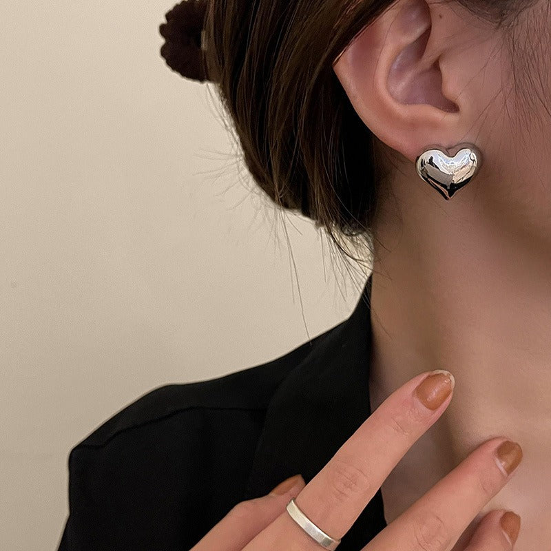 Female three-dimensional peach shaped earrings with niche design by eprolo