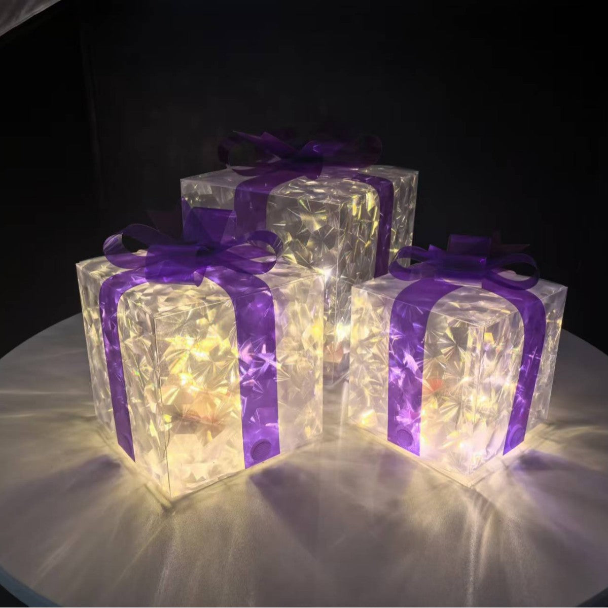 Luminous Christmas gift box laser cat's eye luminous gift box Christmas mall window decoration pile hair glow gift box