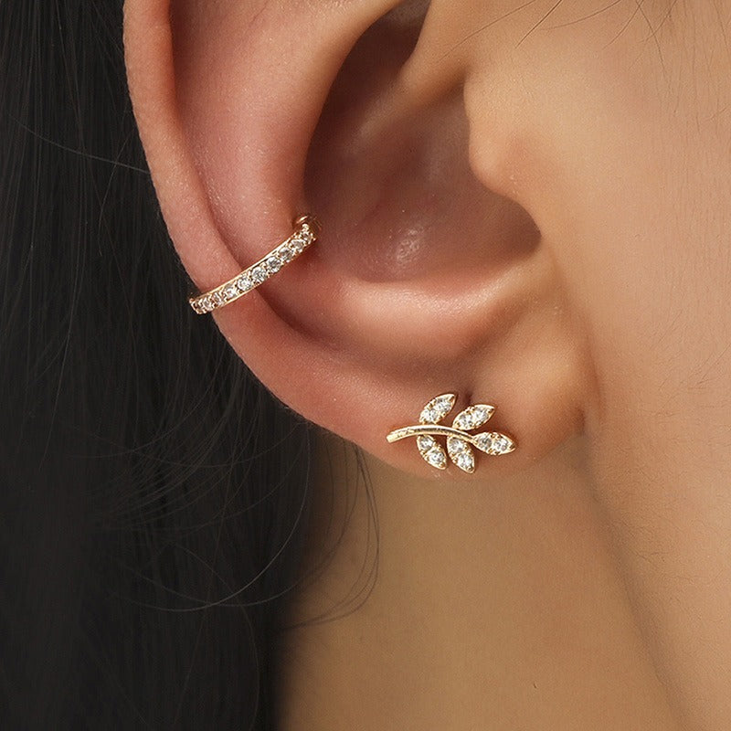 Women's gold diamond studded ear bone clip without ear holes, fashionable and integrated geometric ear clip, leaf shaped ear clip